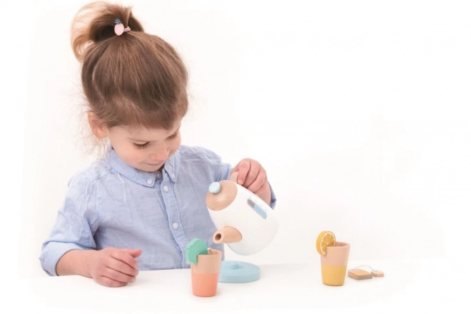 Houten theeset met theepot en kopjes