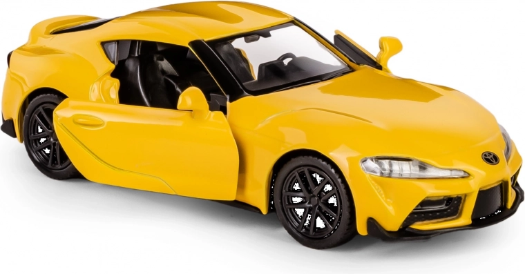 Openende deuren en gedetailleerd interieur