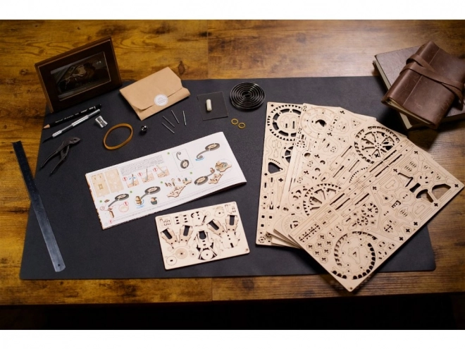 Ugears 3D houten mechanische puzzel Motorklok