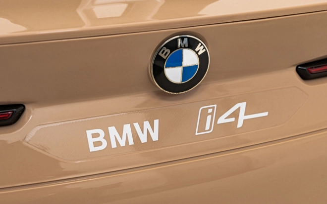 Kinderauto op batterij BMW i4 – Gouden