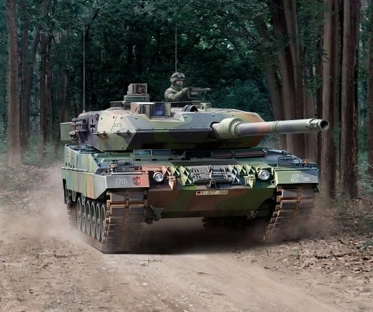 Plastic model Leopard 2A6/A6NL