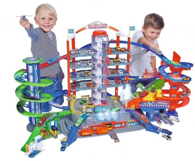 Garage Super Stad + 6 autootjes en trein