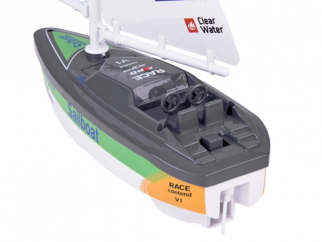 Kleurrijke waterspeelgoed Zeilboot met batterijen ZA5234 – Groen
