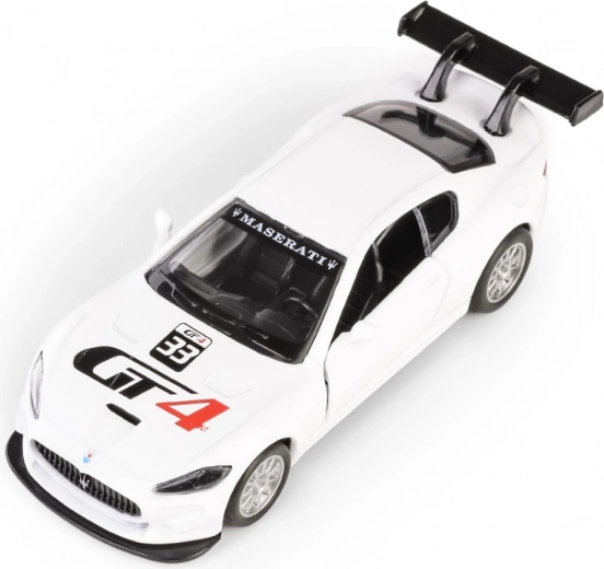 Openslaande deuren en gedetailleerd interieur