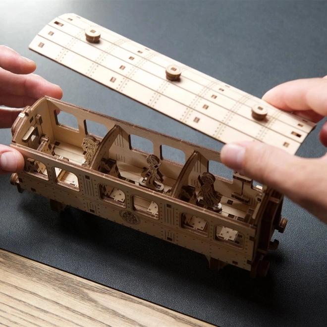 Ugears 3D houten mechanische puzzel Harry Potter Zweinstein Express