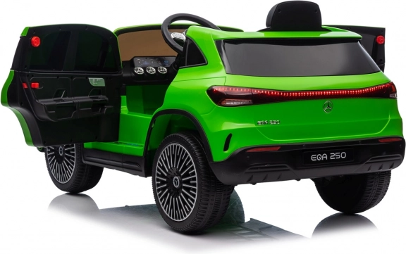 Elektrische auto Mercedes Benz EQA 250 groen
