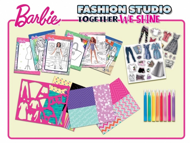 Boek met ontwerpsuggesties voor het maken van Barbie