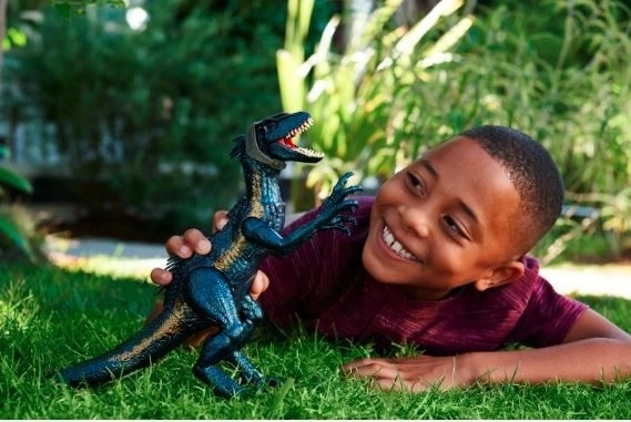 Aanvallende Indoraptor met Geluiden