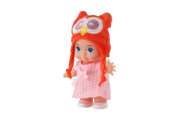 Poppenbaby met muts kunststof stevig lichaam 15cm 4 soorten in doosje 9x16x6cm