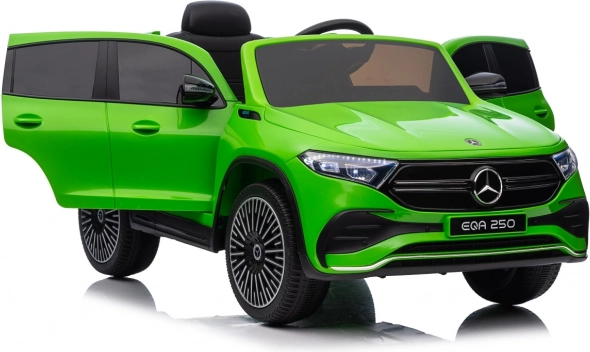 Elektrische auto Mercedes Benz EQA 250 groen