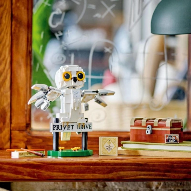 LEGO Harry Potter Hedwig op de Ligusterlaan