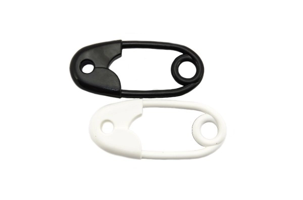 Rammelaar pin zwart-wit kunststof 12cm asst 2 soorten in zak 0m+