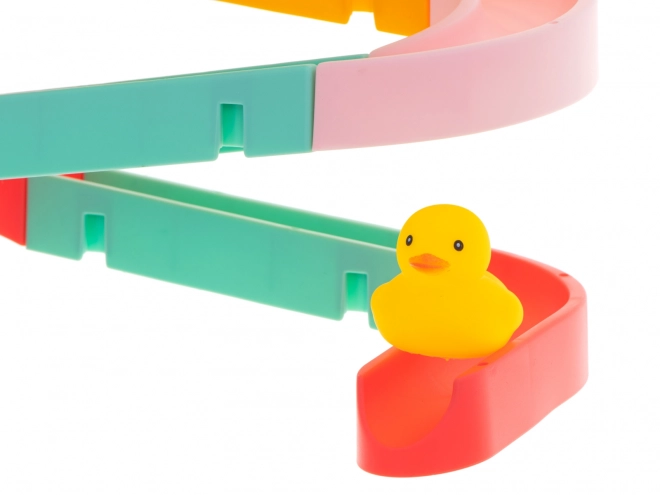 Kleurrijke glijbaan voor eendjes in bad