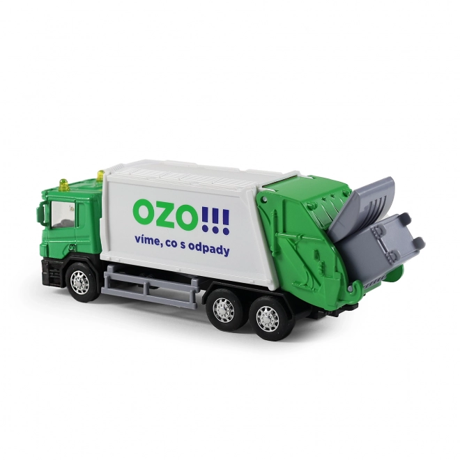 Vuilniswagen met OZO-logo