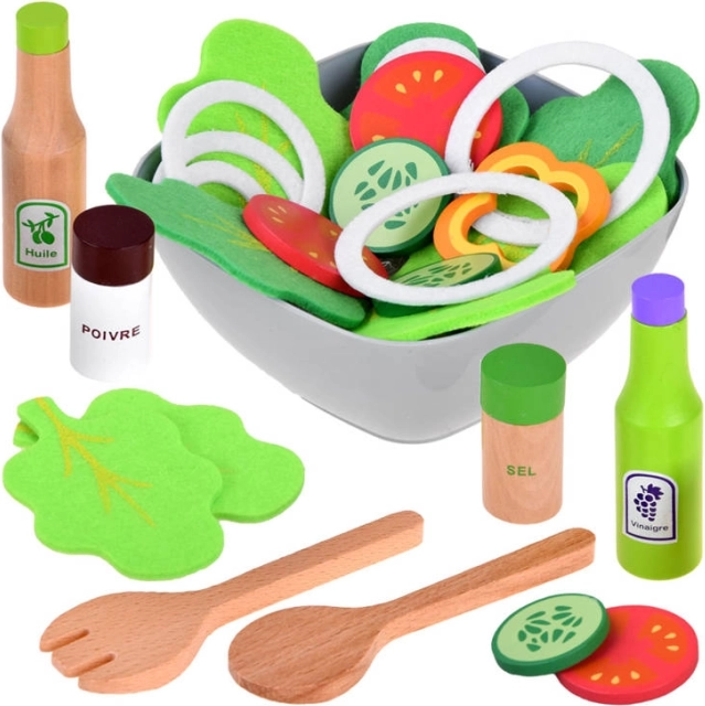 Leuke salade-maakset van houten en textiele ingrediënten