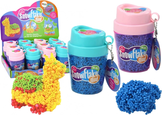Blauwe sneeuwslijm met polystyreenbolletjes