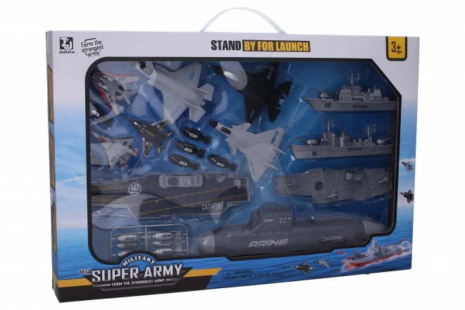 Vliegdekschip met katapult en onderzeeër