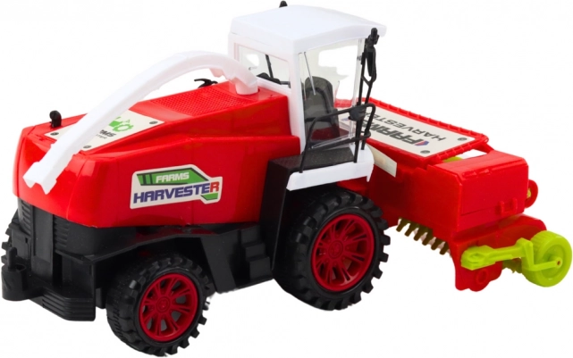 Rode landbouwmachine met aandrijving