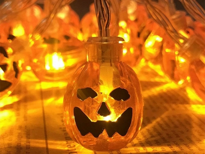 Hangende LED pompoen guirlande voor Halloween