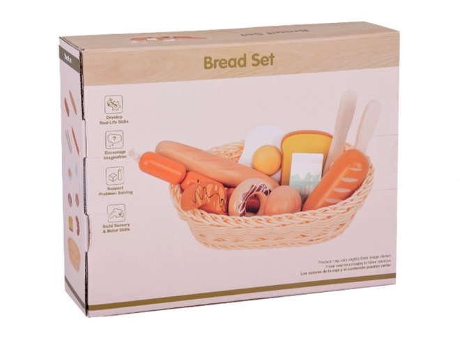 Houten mand vol met speeltaartjes