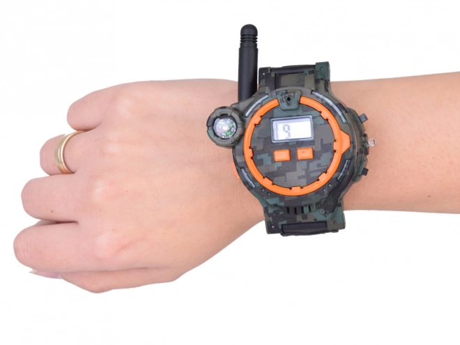 Militaire horloge met radio en kompas