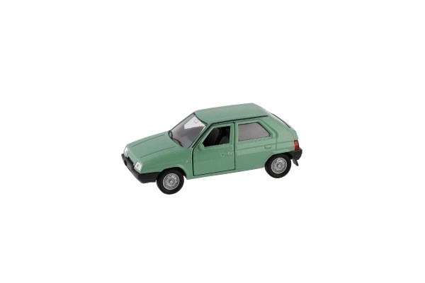 Auto Welly Škoda Favorit metaal/plastic 11cm 1:34 vrije loop mogelijkheid 4 kleuren doosje 15x7x7cm