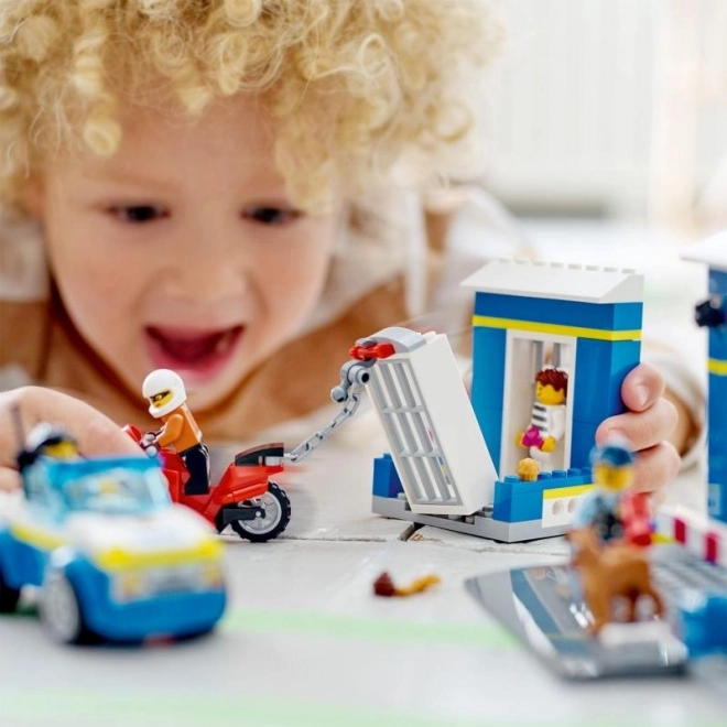 LEGO® City 60370 Achtervolging op het politiebureau