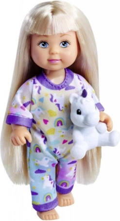 Schattige pyjama met sprookjesachtige motieven