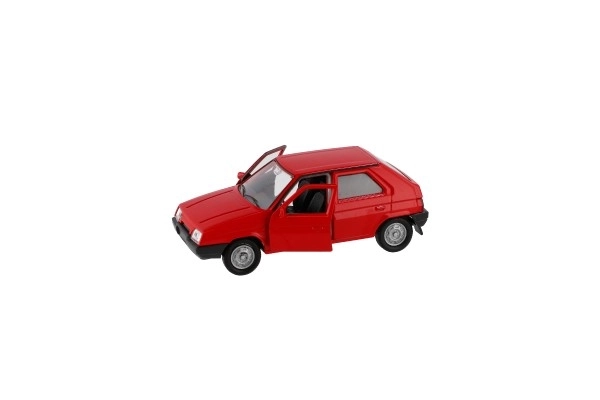 Auto Welly Škoda Favorit metaal/plastic 11cm 1:34 vrije loop mogelijkheid 4 kleuren doosje 15x7x7cm