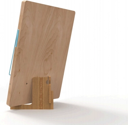 Robuuste houten uitvoering met standaard