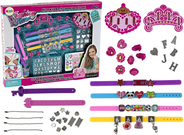 Creatieve set voor het maken van armbandjes met hangers en letters DIY