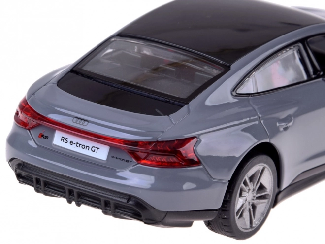 Metalen model Audi RS e-tron GT Coupé met elektrische aandrijving