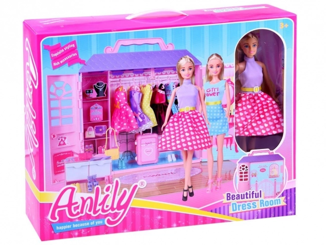 Anlily pop met kledingkast