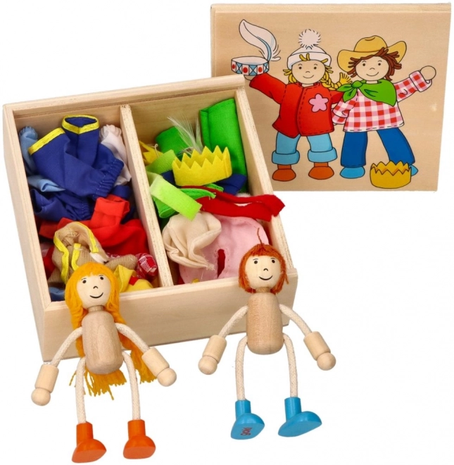 Verkleedpoppen in een doos