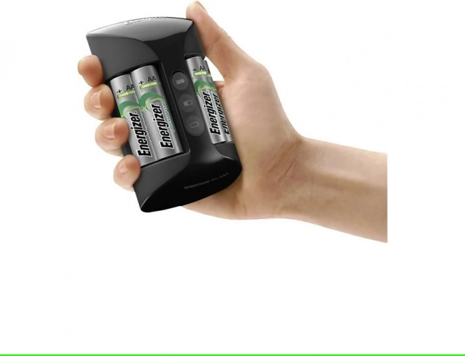 Comfortabel opladen van maximaal vier AA-cellen