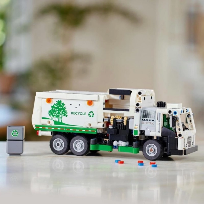LEGO® Technic 42167 Mack® LR Electric Vuilniswagen
