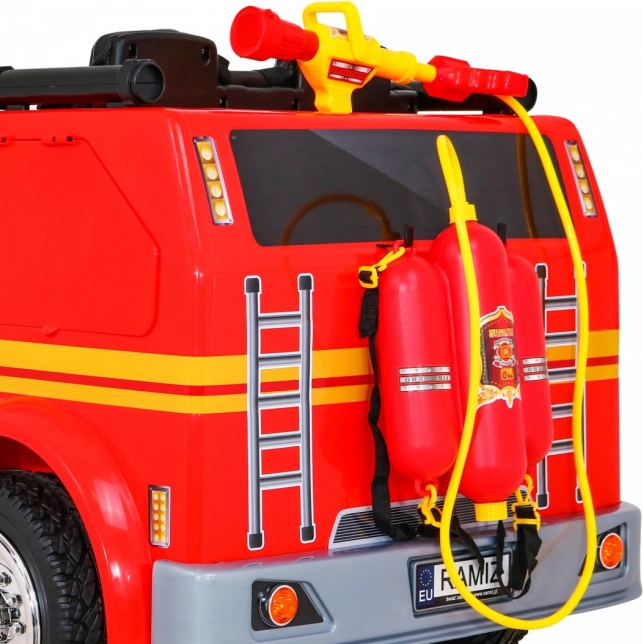 Echte brandweerbeleving: waterkanon en megafoon
