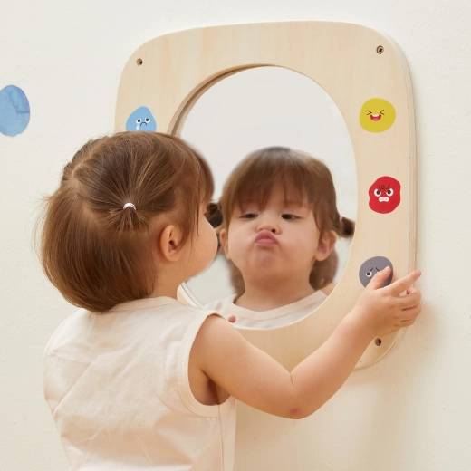 Stevige houten constructie met afgeronde hoeken