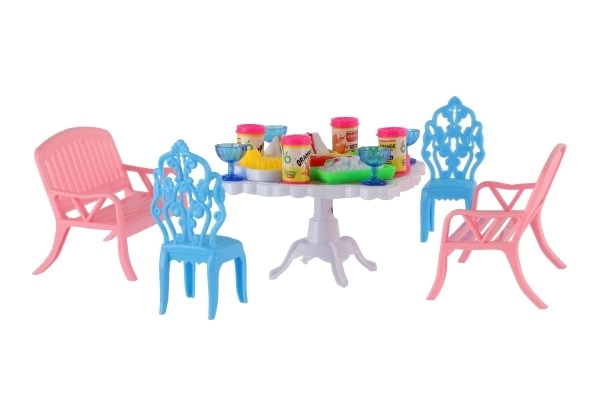 Poppenmeubels van plastic 4 kleuren in blister 14x11x16cm