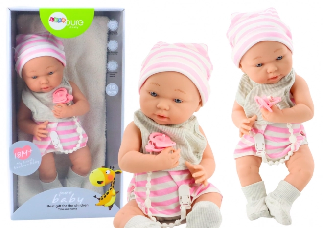 Stoffen Baby in Wit-Roze Kleding met Mutsje en Speen