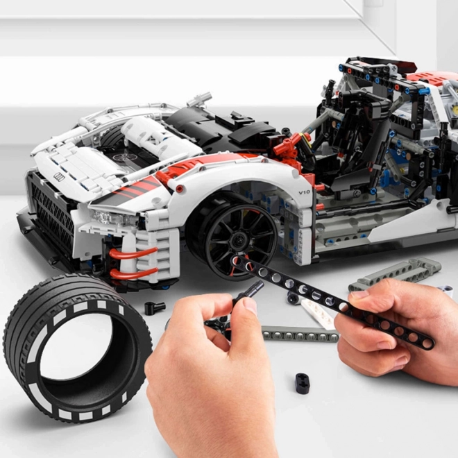 Bouwset RC Auto Audi R8 1:8 van Rastar met 3322 Stukken