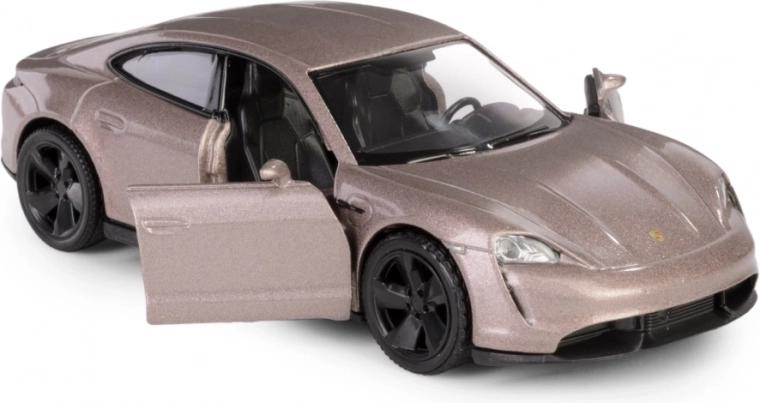 Openende deuren en gedetailleerd interieur