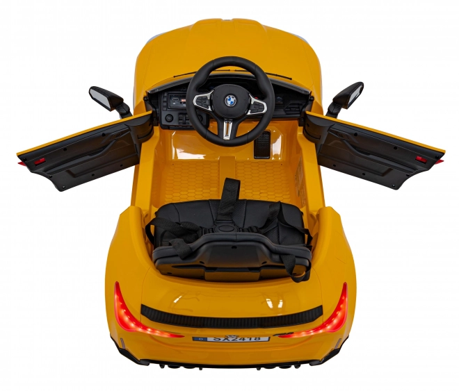 BMW M4 Witte Voertuig – Gele