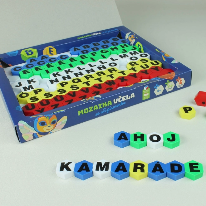 Bij de leert letters
