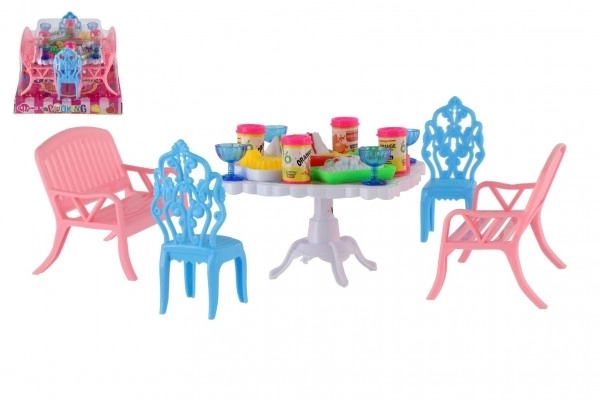 Poppenmeubels van plastic 4 kleuren in blister 14x11x16cm