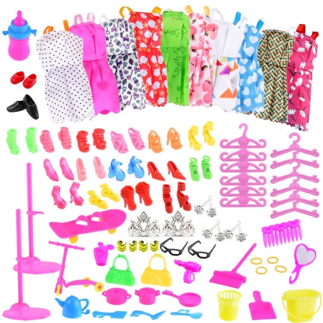 Set van jurken, schoenen en accessoires voor poppen