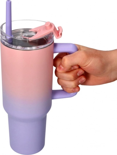 Praktisch deksel met rietje en vergrendeling