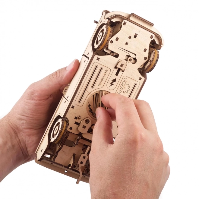 Ugears 3D houten mechanische puzzel Harry Potter Vliegende Ford Anglia