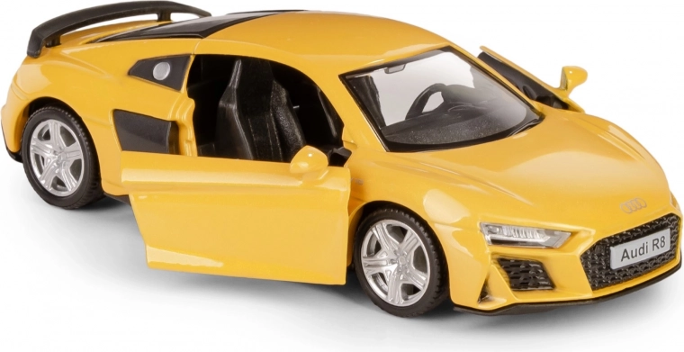 Openslaande deuren en gedetailleerd interieur