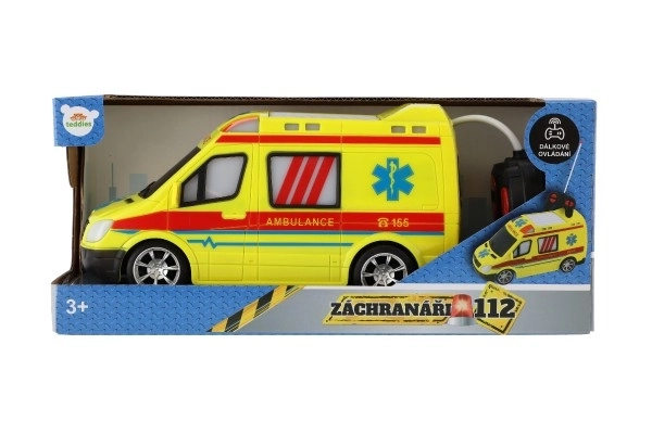 Auto RC ambulance plastic 20cm op afstandsbediening 27MHz op batterijen met licht in doos 28x13x11cm